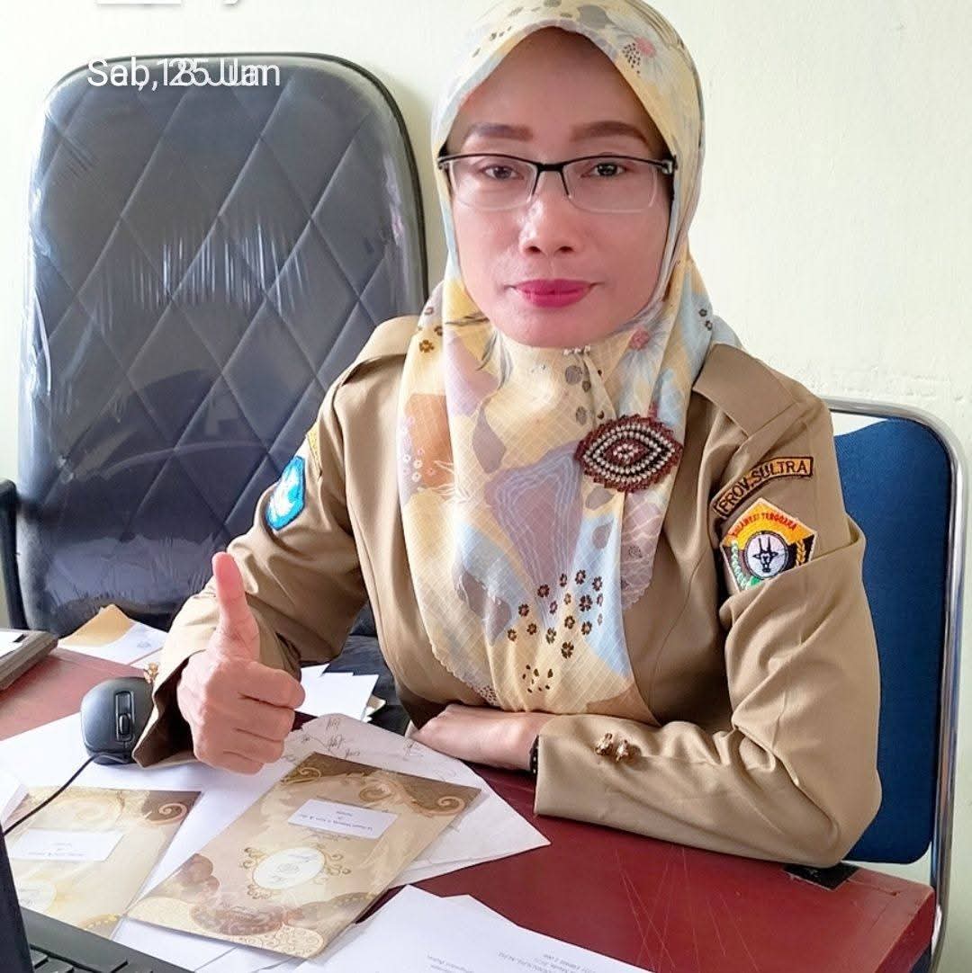 Wa Ode Hasni B, S.Pd
